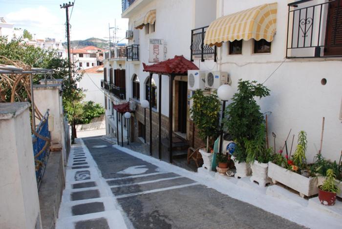 Hotel Bonis Samos Town Bagian luar foto